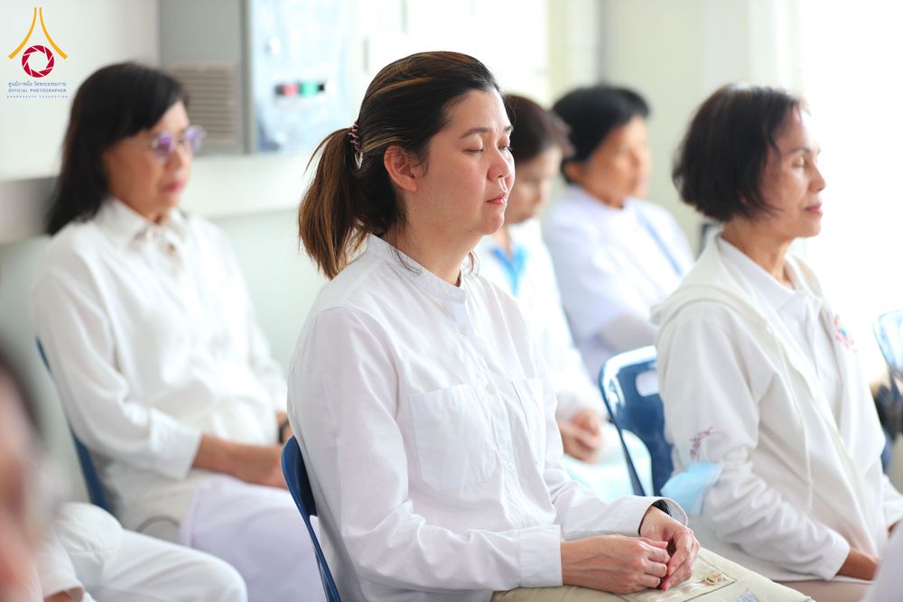 ภาพ No.291120:วันพุธที่ 7 มกราคม พ.ศ. 2569  พิธีบรรจุพระบรมสารีริกธาตุภายในพระเกตุองค์พระประธาน สมโภชพระประธาน พระธรรมกาย พิธีทอดผ้าป่า บุญแสงสว่าง ติดตั้งโซล่าเซล ณ ศูนย์ปฏิบัติธรรมพระมงคลเทพมุนี อ.สองพี่น้อง จ.สุพรรณบุรี