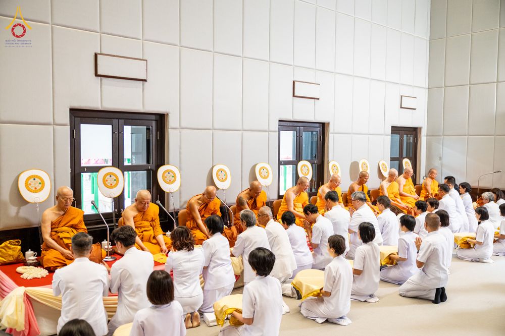 ภาพ No.332350:วันเสาร์ที่ 6 มิถุนายน พ.ศ.2569 พิธีต้อนรับสัญญาบัตร พัดยศ พระราชภาวนาวชิรวิเทศ วิ. ณ อุโบสถพระไตรปิฏก วัดพระธรรมกาย