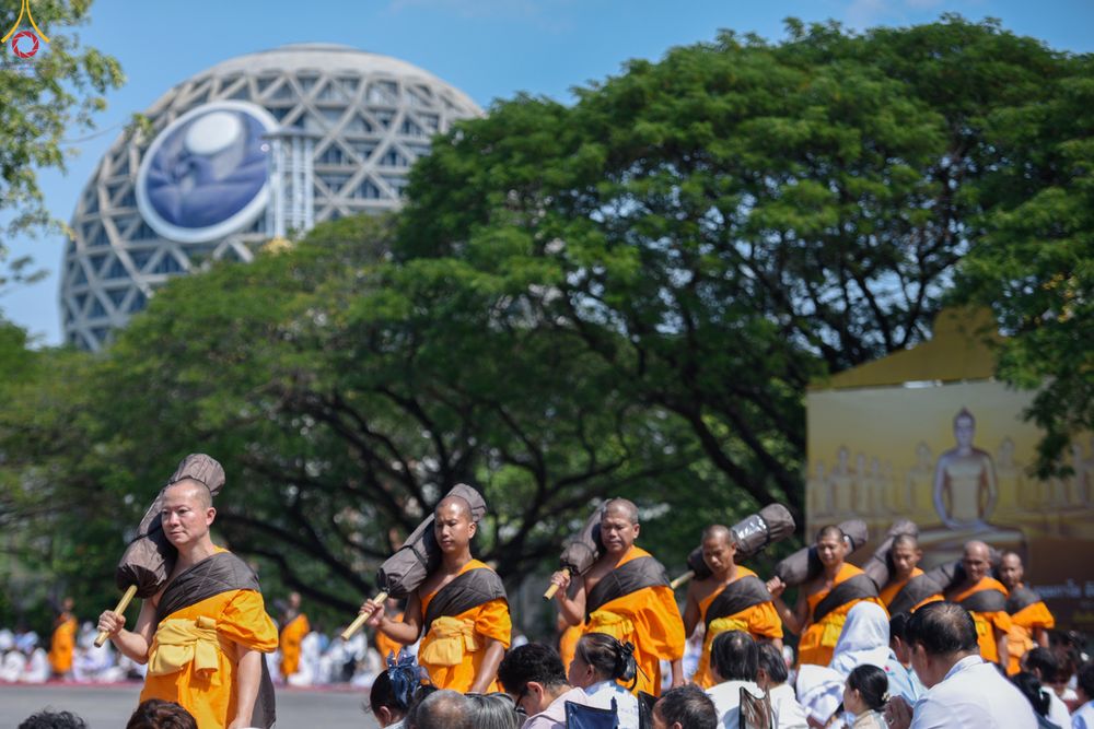 ภาพ No.304691:วันที่ 25 มกราคม พ.ศ. 2569 พิธีต้อนรับพระธรรมยาตรา (ภาพชุดที่ 2) รร.สามัคคีราษฏร์บำรุง-วัดพระธรรมกาย ในโครงการธรรมยาตรา กตัญญูบูชา มหาปูชนียาจารย์ พระมงคลเทพมุนี(สด จนฺทสโร) พระผู้ปราบมาร อนุสรณ์สถาน 7 แห่ง ปีที่ 14