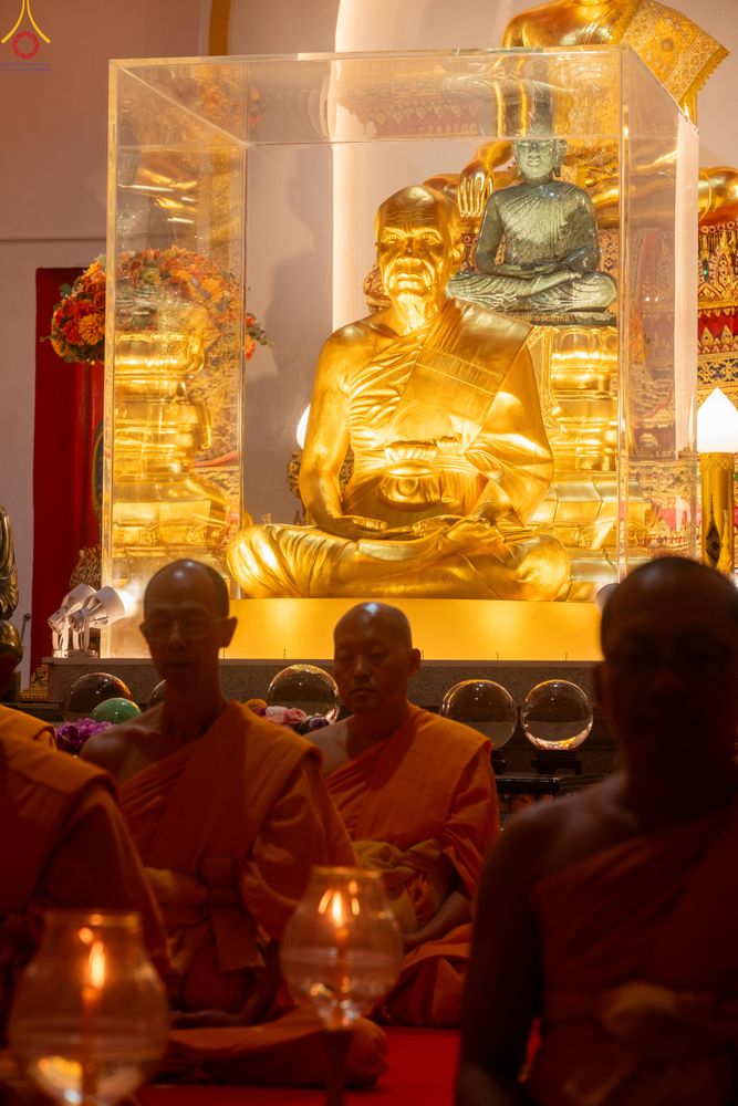 ภาพ No.294096:วันที่ 13 มกราคม พ.ศ. 2569 พิธีจุดประทีปถวายเป็นพุทธบูชา และบูชาธรรมมหาปูชนียาจารย์  (ภาพชุดที่ 2) ณ วัดสองพี่น้อง ต.ต้นตาล อ.สองพี่น้อง จ.สุพรรณบุรี ในโครงการธรรมยาตรา กตัญญูบูชา มหาปูชนียาจารย์ พระมงคลเทพมุนี(สด จนฺทสโร) พระผู้ปราบมาร อนุสรณ์สถาน 7 แห่