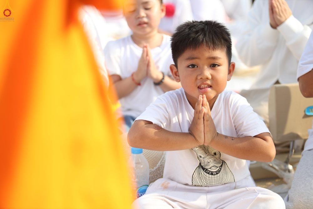 ภาพ No.299642:วันที่ 18 มกราคม พ.ศ. 2569 พิธีต้อนรับพระธรรมยาตรา (ภาพชุดที่ 2) ณ อนุสรณ์สถานลำดับที่ 5  สถานที่เผยแผ่วิชชาธรรมกายครั้งแรก อนุสรณ์สถานบางปลา วัดบางปลา อำเภอบางเลน จังหวัดนครปฐม ในโครงการธรรมยาตรา กตัญญูบูชา มหาปูชนียาจารย์ พระมงคลเทพมุนี(สด จนฺทสโร) พระ