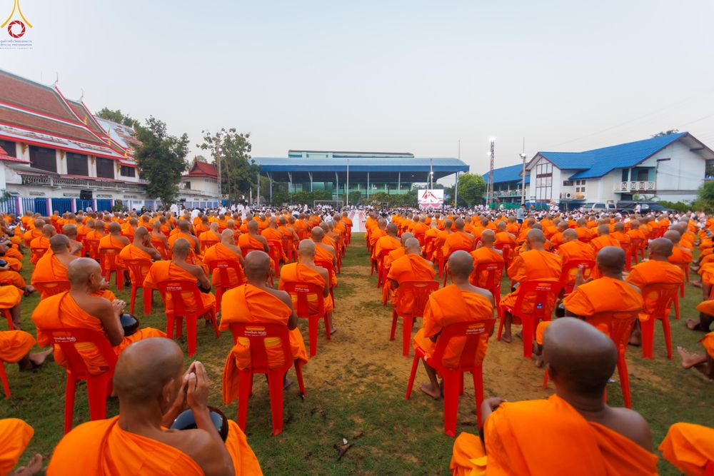 ภาพ No.297523:วันที่ 18 มกราคม พ.ศ. 2569 พิธีตักบาตรพระธรรมยาตรา ณ วัดโบสถ์บน ต.บางคูเวียง จ.นนทบุรี อนุสรณ์สถานลำดับที่ 4 สถานที่เกิดด้วยกายธรรม ในโครงการธรรมยาตรา กตัญญูบูชา มหาปูชนียาจารย์ พระมงคลเทพมุนี(สด จนฺทสโร) พระผู้ปราบมาร อนุสรณ์สถาน 7 แห่ง ปีที่ 14