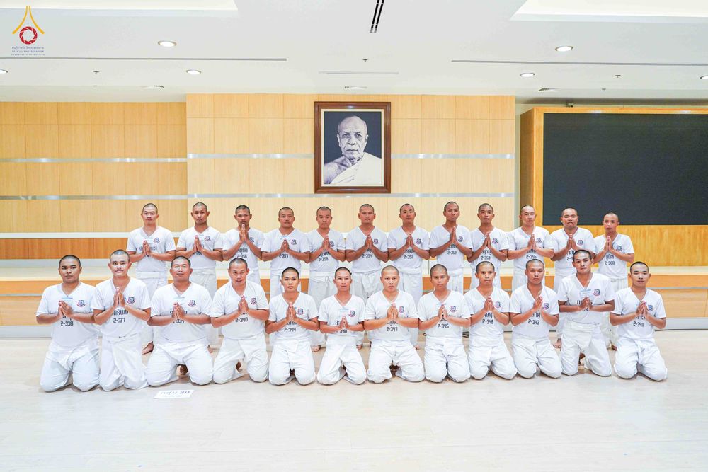 ภาพ No.341106:วันที่ 26 กรกฎาคม พ.ศ. 2569 โครงการพัฒนาคุณธรรม จริยธรรม สำหรับนักเรียนนายสิบตำรวจ (นสต.) รุ่นที่ 17 ศูนย์ฝึกอบรมตำรวจภูธรภาค 1 ได้จัดกิจกรรม ตักบาตรเพื่อน้อมอุทิศถวายเพื่อเป็นพระราชกุศลฯ  และปฏิบัติธรรม ติวธรรมมะ ณ ศูนย์ปฏิบัติธรรมเวิล์ดพีช วัลเล่ย์ (Wo