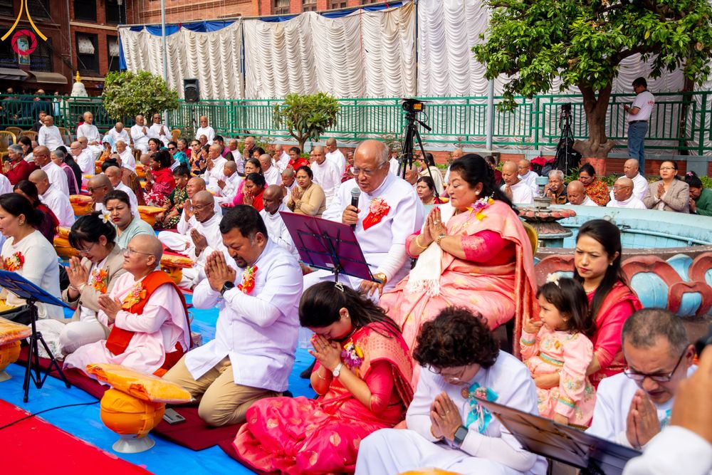 ภาพ No.313398:วันพฤหัสบดีที่ 12 มีนาคม พ.ศ. 2569 พิธีมอบบาตรและผ้าไตรในโครงการบรรพชาสามเณร 500 รูป  ณ นาคบาฮาล (Nagbahal) ประเทศเนปาล