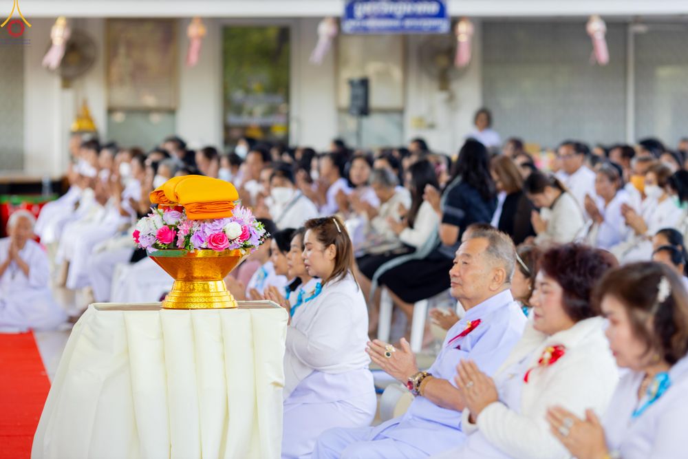 ภาพ No.293299:วันที่ 12 มกราคม พ.ศ. 2569 พิธีทอดผ้าป่าทำนุบำรุงศาสนสถาน ณ วัดพรสวรรค์ อ.สองพี่น้อง จ.สุพรรณบุรี ในโครงการธรรมยาตรา กตัญญูบูชา มหาปูชนียาจารย์ พระมงคลเทพมุนี(สด จนฺทสโร) พระผู้ปราบมาร อนุสรณ์สถาน 7 แห่ง ปีที่ 14