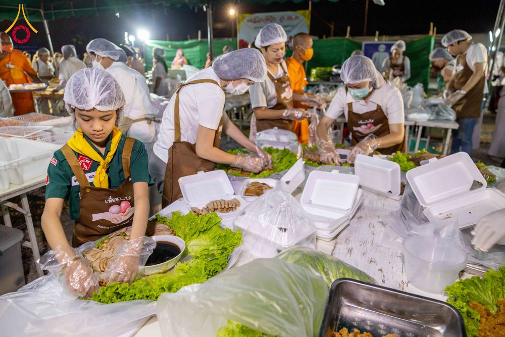 ภาพ No.300943:วันที่ 23 มกราคม พ.ศ. 2569 พิธีถวายภัตตาหารเป็นสังฆทาน แด่พระธรรมยาตรา ณ อนุสรณ์สถานบางปลา วัดบางปลา อำเภอบางเลน จังหวัดนครปฐม ในโครงการธรรมยาตรา กตัญญูบูชา มหาปูชนียาจารย์ พระมงคลเทพมุนี(สด จนฺทสโร) พระผู้ปราบมาร อนุสรณ์สถาน 7 แห่ง ปีที่ 14