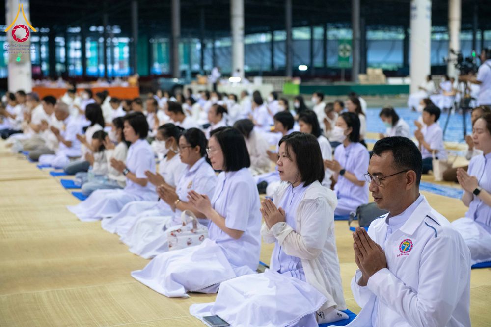 ภาพ No.303542:วันที่ 27 มกราคม พ.ศ. 2569 พิธีถวายภัตตาหารเป็นสังฆทาน แด่พระธรรมยาตรา ณ วัดพระธรรมกาย  จังหวัดปทุมธานี ในโครงการธรรมยาตรา กตัญญูบูชา มหาปูชนียาจารย์ พระมงคลเทพมุนี(สด จนฺทสโร) พระผู้ปราบมาร อนุสรณ์สถาน 7 แห่ง ปีที่ 14