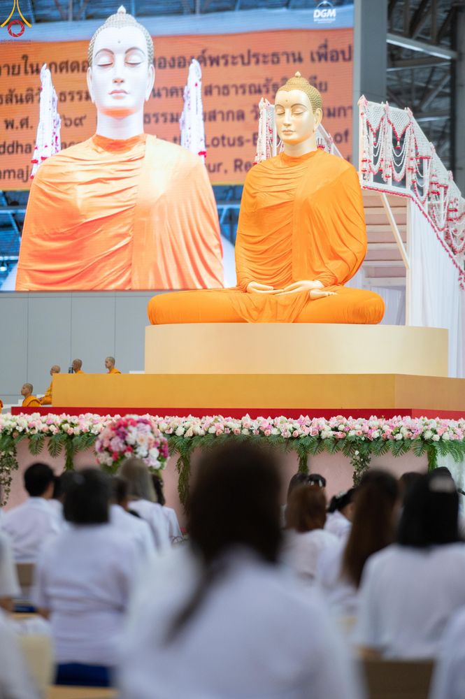 ภาพ No.341920:วันพุธที่ 29 กรกฎาคม พ.ศ. 2569 พิธีประดิษฐานพระบรมสารีริกธาตุภายในเกศดอกบัวตูมองค์พระธรรมกายเพื่ออัญเชิญไปประดิษฐาน  วัดพุทธสันติวัน ธรรมชัย เมืองนาคปูร์ รัฐมหาราษฏระ ประเทศอินเดีย ณ  วัดพระธรรมกาย จ.ปทุมธานี