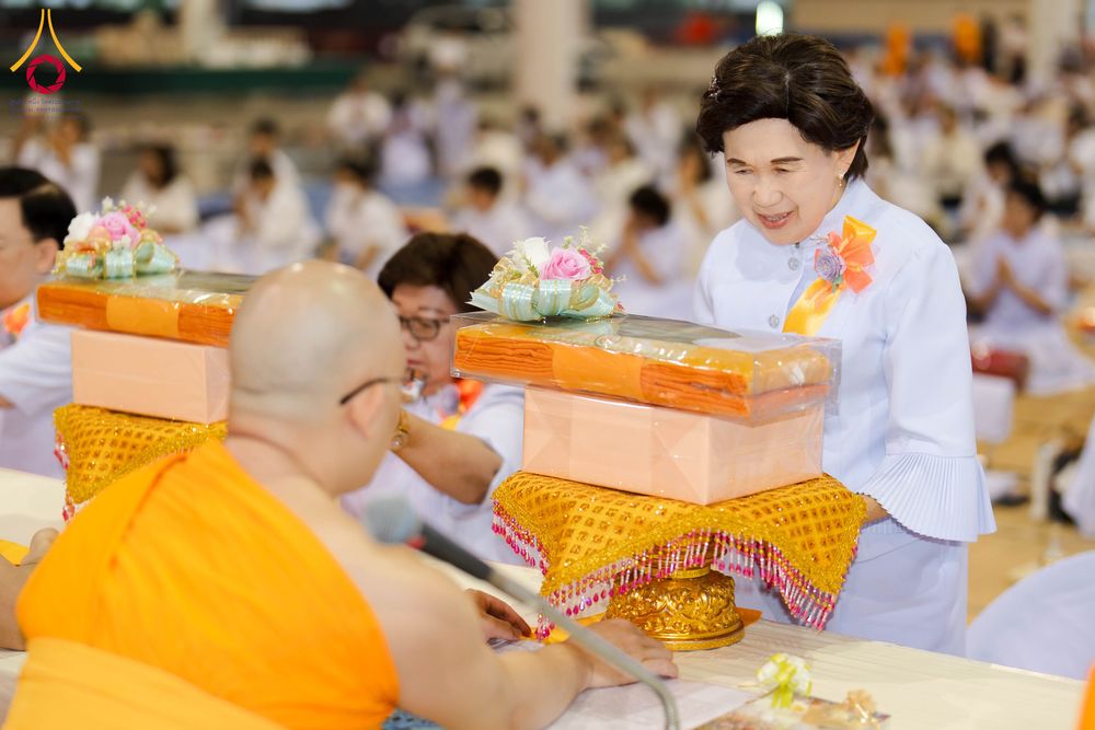 ภาพ No.306957:วันที่ 31 มกราคม พ.ศ. 2569 พิธีถวายภัตตาหารเป็นสังฆทาน แด่พระธรรมยาตรา ณ วัดพระธรรมกาย  จังหวัดปทุมธานี ในโครงการธรรมยาตรา กตัญญูบูชา มหาปูชนียาจารย์ พระมงคลเทพมุนี(สด จนฺทสโร) พระผู้ปราบมาร อนุสรณ์สถาน 7 แห่ง ปีที่ 14