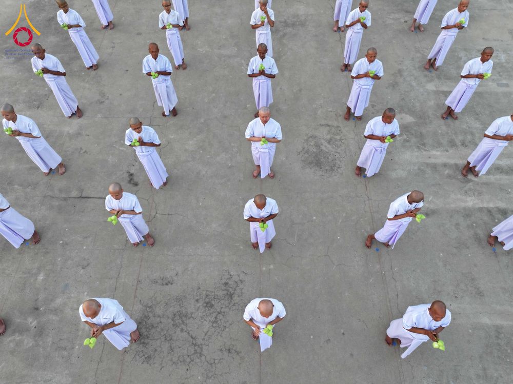 ภาพ No.320777:วันเสาร์ที่ 11 เมษายน พ.ศ.2569 พิธีเวียนประทักษิณ พิธีวันทาเจดีย์ โครงการอุปสมบทหมู่ บูชาธรรมหลวงพ่อธัมมชโย พ.ศ.2569 โครงการอุปสมบทหมู่ธรรมทายาท ระดับอุดมศึกษา รุ่น 53 (ภาคฤดูร้อน) ณ วัดพระธรรมกาย ปทุมธานี