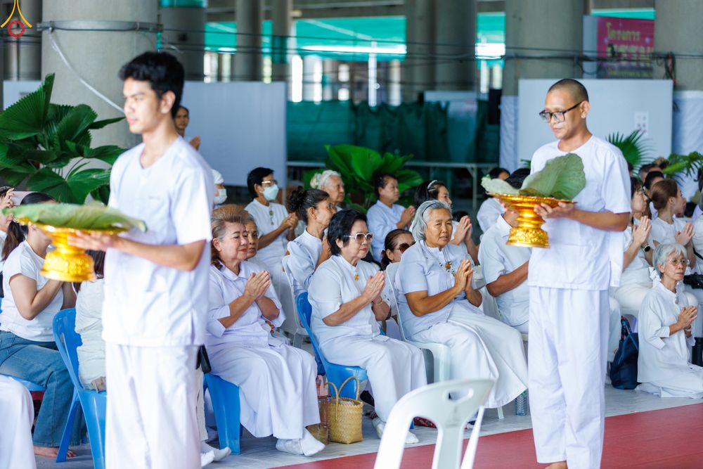 ภาพ No.333447:วันอาทิตย์ที่ 7 มิถุนายน พ.ศ.2569 พิธีตัดปอยผมและปลงผมนาคธรรมทายาท โครงการบรรพชาและอุปสมบทหมู่ธรรมทายาท รุ่นผู้บริหาร รุ่นที่ 16 ณ วิหารคด 11 วัดพระธรรมกาย