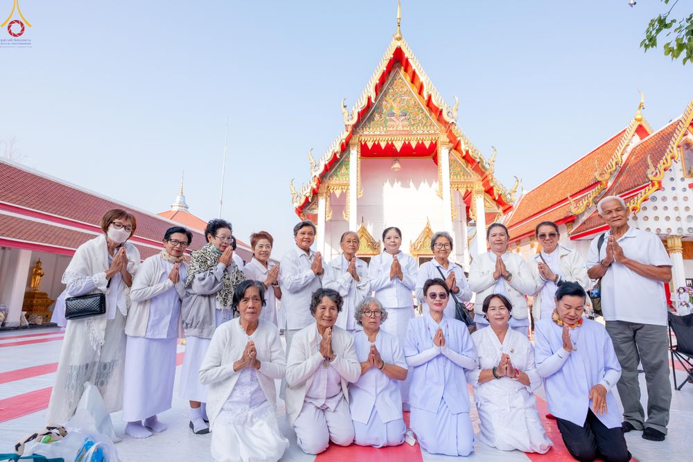 ภาพ No.294549:วันที่ 14 มกราคม พ.ศ. 2569 พิธีตักบาตรพระธรรมยาตรา ณ วัดสองพี่น้อง ต.ต้นตาล อ.สองพี่น้อง จ.สุพรรณบุรี ในโครงการธรรมยาตรา กตัญญูบูชา มหาปูชนียาจารย์ พระมงคลเทพมุนี(สด จนฺทสโร) พระผู้ปราบมาร อนุสรณ์สถาน 7 แห่ง ปีที่ 14
