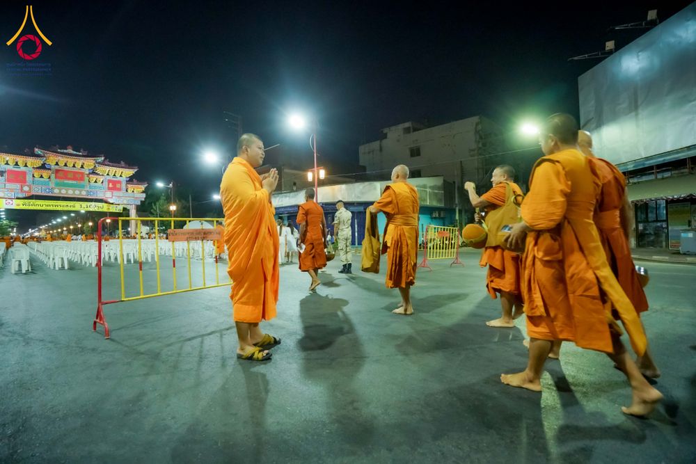 ภาพ No.313835:วันอาทิตย์ที่ 14 มีนาคม พ.ศ. 2569 ทำบุญเมืองหาดใหญ่ตักบาตรพระ 1,109 รูป เติมบุญใหญ่ หลังวิกฤตมหาอุทกภัย ณ ซุ้มประตูไชน่าทาวน์ ถนนศุภสารรังสรรค์ อ.หาดใหญ่ จ.สงขลา