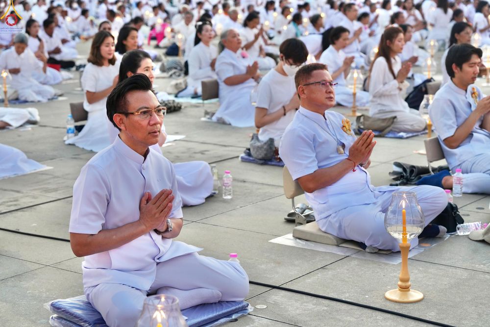 ภาพ No.307945:วันที่ 31 มกราคม พ.ศ. 2569 พิธีจุดประทีปธรรมถวายเป็นพุทธบูชา  และบูชาธรรมมหาปูชนียาจารย์ (ภาพชุดที่ 3) ณ วัดพระธรรมกาย ปทุมธานี ในโครงการธรรมยาตรา กตัญญูบูชา มหาปูชนียาจารย์ พระมงคลเทพมุนี(สด จนฺทสโร) พระผู้ปราบมาร อนุสรณ์สถาน 7 แห่ง ปีที่ 14