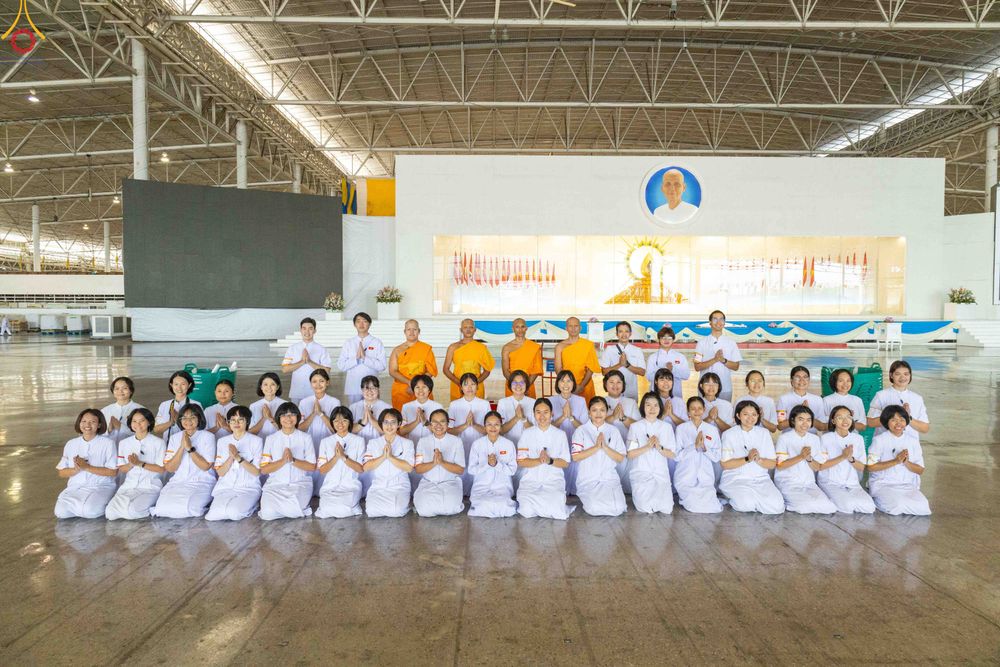 ภาพ No.345498:วันพฤหัสบดีที่ 27 สิงหาคม พ.ศ.2569 พิธีตักบาตรในวันธรรมชัย ณ สภาธรรมกายสากล วัดพระธรรมกาย ปทุมธานี