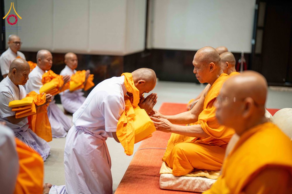 ภาพ No.298210:วันเสาร์ที่ 17 มกราคม พ.ศ. 2569 พิธีบรรพชาอุปสมบท โครงการอุปสมบทหมู่ บูชาธรรมครบ 117 ปี คุณยายอาจารย์มหารัตนอุบาสิกาจันทร์ ขนนกยูง  ณ อุโบสถพระไตรปิฎก วัดพระธรรมกาย