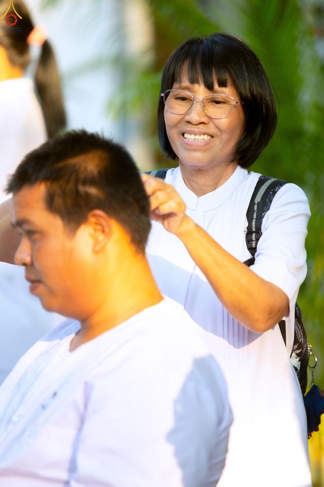 ภาพ No.319717:วันอาทิตย์ที่ 5 เมษายน พ.ศ.2569 พิธีตัดปอยผม และปลงผมนาคธรรมทายาท โครงการบรรพชาและอุปสมบทหมู่ รุ่นบูชาธรรม 82 ปี หลวงพ่อธัมมชโย