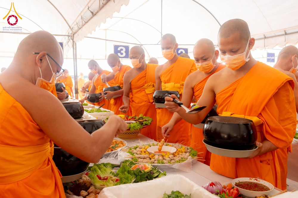 ภาพ No.297985:วันที่ 19 มกราคม พ.ศ. 2569 พิธีถวายภัตตาหารเป็นสังฆทาน แด่พระธรรมยาตรา ณ อนุสรณ์สถานบางปลา วัดบางปลา อำเภอบางเลน จังหวัดนครปฐม ในโครงการธรรมยาตรา กตัญญูบูชา มหาปูชนียาจารย์ พระมงคลเทพมุนี(สด จนฺทสโร) พระผู้ปราบมาร อนุสรณ์สถาน 7 แห่ง ปีที่ 14