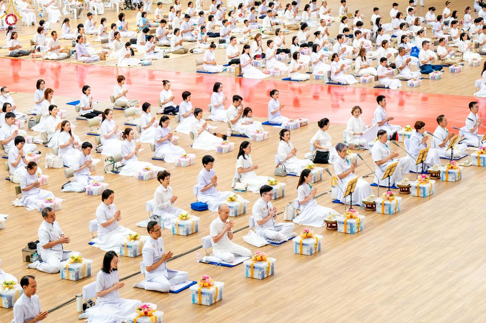 ภาพ No.280568:วันที่ 28 ธันวาคม พ.ศ.2568 พิธีถวายอุปกรณ์ทำความสะอาด ณ ห้องแก้วสารพัดนึก วัดพระธรรมกาย