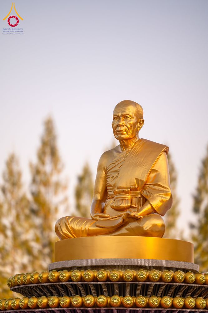 ภาพ No.290690:วันที่ 8 มกราคม พ.ศ. 2569 พระธรรมยาตราปฏิบัติธรรม และถ่ายภาพหมู่ประวัติศาสตร์ ในโครงการธรรมยาตรา กตัญญูบูชามหาปูชนียาจารย์ พระมงคลเทพมุนี(สด จนฺทสโร) พระผู้ปราบมาร อนุสรณ์สถาน 7 แห่ง ปีที่ 14 ณ อนุสรณ์สถานคลองบางนางแท่น อ.สามพราน จ.นครปฐม