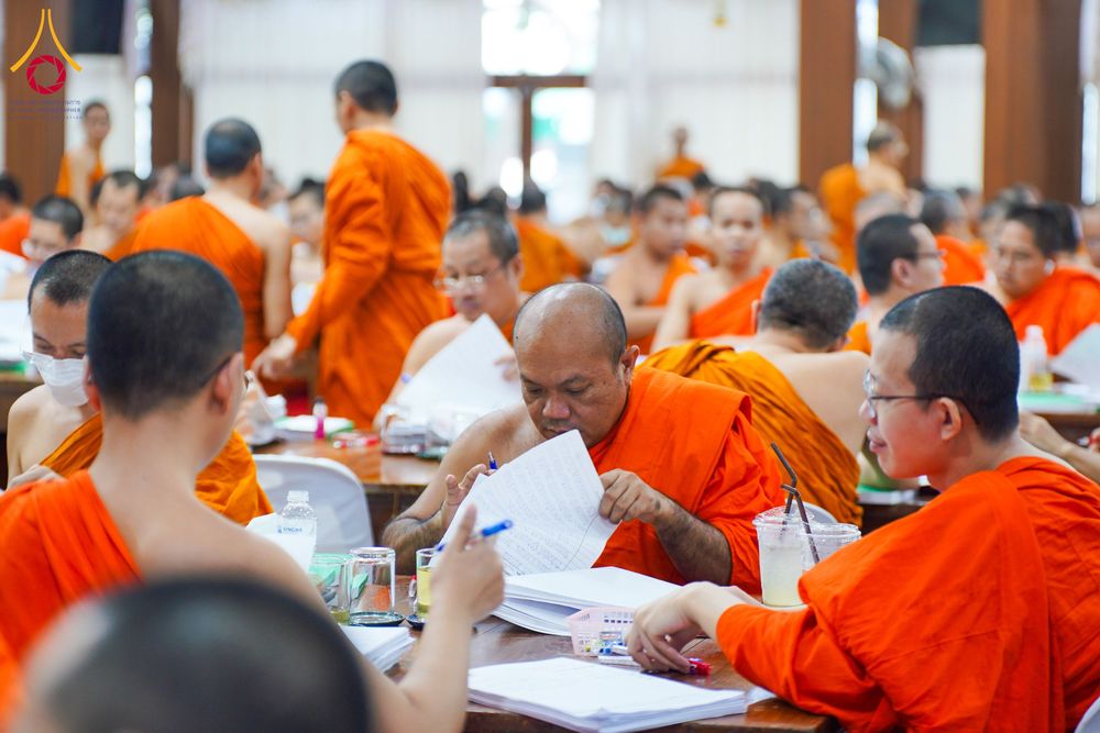 ภาพ No.281339:วันที่ 25 ธันวาคม พ.ศ. 2568 บรรยากาศการตรวจใบข้อสอบธรรมสนามหลวง  นักธรรมชั้นเอก และธรรมศึกษาชั้นเอก ส่วนภูมิภาค  ณ ศาลาอบรมสงฆ์ วัดสามพระยาวรวิหาร เขตพระนคร กรุงเทพมหานคร