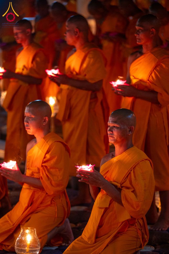 ภาพ No.297480:วันที่ 16 มกราคม พ.ศ. 2569 พิธีลอยประทีปธรรมถวายเป็นพุทธบูชา และบูชาธรรมมหาปูชนียาจารย์  ณ วัดโบสถ์บน ต.บางคูเวียง จ.นนทบุรี อนุสรณ์สถานลำดับที่ 4 สถานที่เกิดด้วยกายธรรม ในโครงการธรรมยาตรา กตัญญูบูชา มหาปูชนียาจารย์ พระมงคลเทพมุนี(สด จนฺทสโร) พระผู้ปราบม