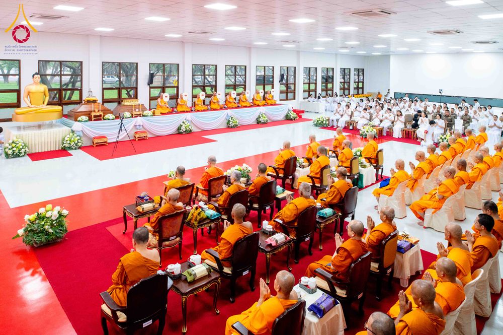 ภาพ No.314444:วันพฤหัสบดีที่ 19 มีนาคม พ.ศ. 2569 พิธีบำเพ็ญกุศล คุณพ่อณรงค์ จินตมากุล โยมบิดา พระครูปลัดรัตนวีรวัฒน์ (รังสฤษดิ์ อิทฺธิจินตโก) ที่ปรึกษาเจ้าคณะจังหวัดปทุมธานี เจ้าอาวาสวัดพระธรรมกาย  ณ ห้องปลูกศรัทธา 2 วัดพระธรรมกาย ปทุมธานี