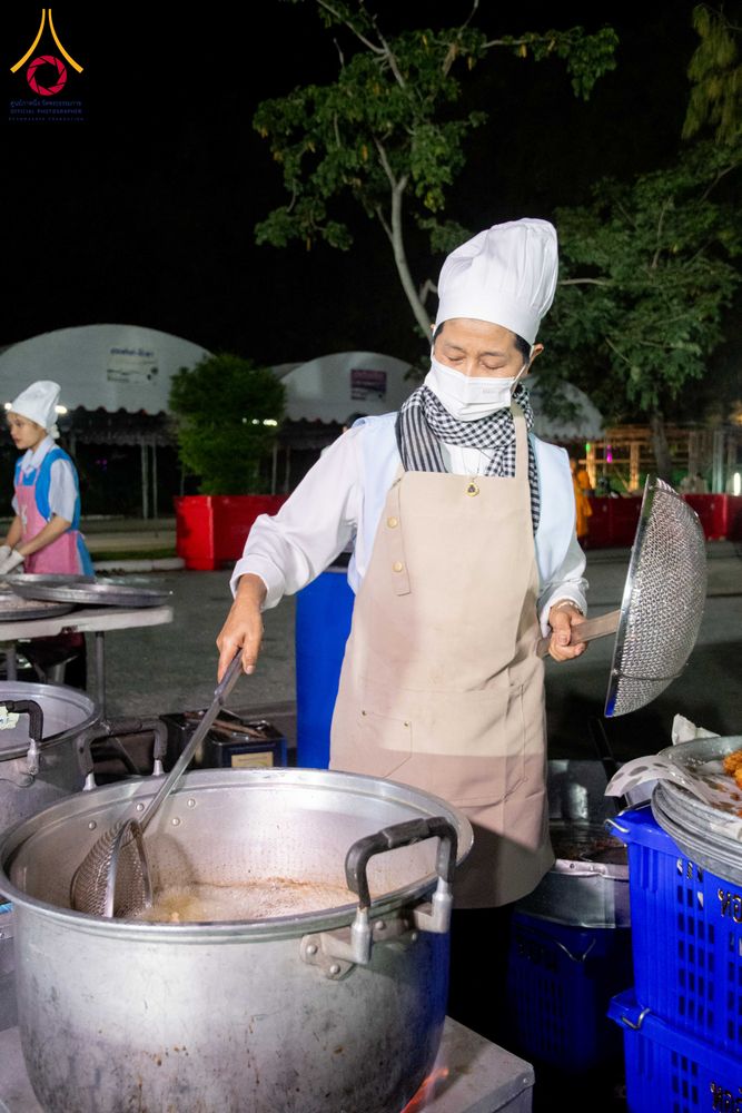 ภาพ No.287984:วันที่ 4 มกราคม พ.ศ. 2569 พิธีถวายภัตตาหารเป็นสังฆทาน แด่พระธรรมยาตรา ในโครงการธรรมยาตรา กตัญญูบูชา มหาปูชนียาจารย์ พระมงคลเทพมุนี(สด จนฺทสโร) พระผู้ปราบมาร อนุสรณ์สถาน 7 แห่ง ปีที่ 14 ณ อนุสรณ์สถานมหาวิหารพระมงคลเทพมุนี (โลตัสแลนด์) อ.สองพี่น้อง จ.สุพรร