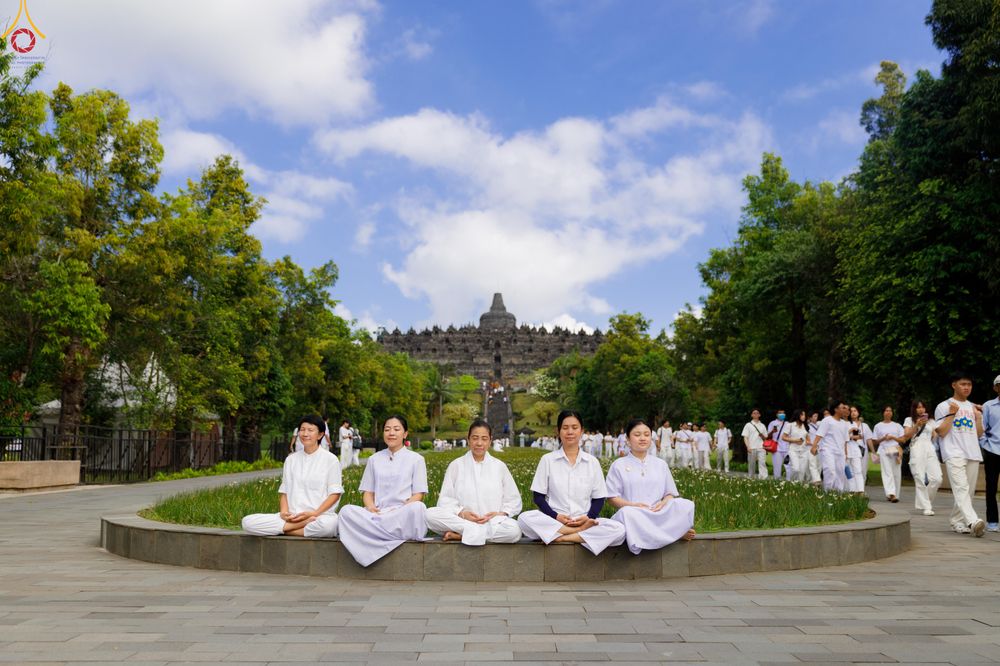 ภาพ No.331270:วันที่ 29 พฤษภาคม พ.ศ.2569 MBMI Tangerang (Majelis Agama Buddha Mahanikaya)  ได้มีการเตรียมงานเพื่อจัดงานวิสาขบูชานานาชาติ (ภาพชุดที่ 2)