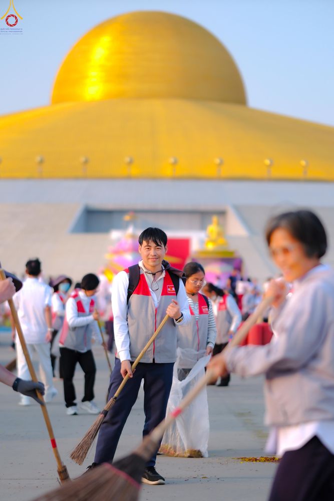 ภาพ No.306563:ภาพเบื้องหลังอาสาสมัครรวมใจ ชุดที่ 5 ในโครงการธรรมยาตรา กตัญญูบูชา มหาปูชนียาจารย์ พระมงคลเทพมุนี(สด จนฺทสโร) พระผู้ปราบมาร อนุสรณ์สถาน 7 แห่ง ปีที่ 14