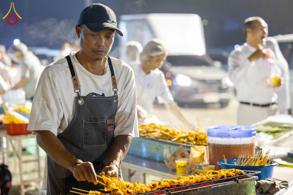 ภาพ No.297818:วันที่ 19 มกราคม พ.ศ. 2569 พิธีถวายภัตตาหารเป็นสังฆทาน แด่พระธรรมยาตรา ณ อนุสรณ์สถานบางปลา วัดบางปลา อำเภอบางเลน จังหวัดนครปฐม ในโครงการธรรมยาตรา กตัญญูบูชา มหาปูชนียาจารย์ พระมงคลเทพมุนี(สด จนฺทสโร) พระผู้ปราบมาร อนุสรณ์สถาน 7 แห่ง ปีที่ 14