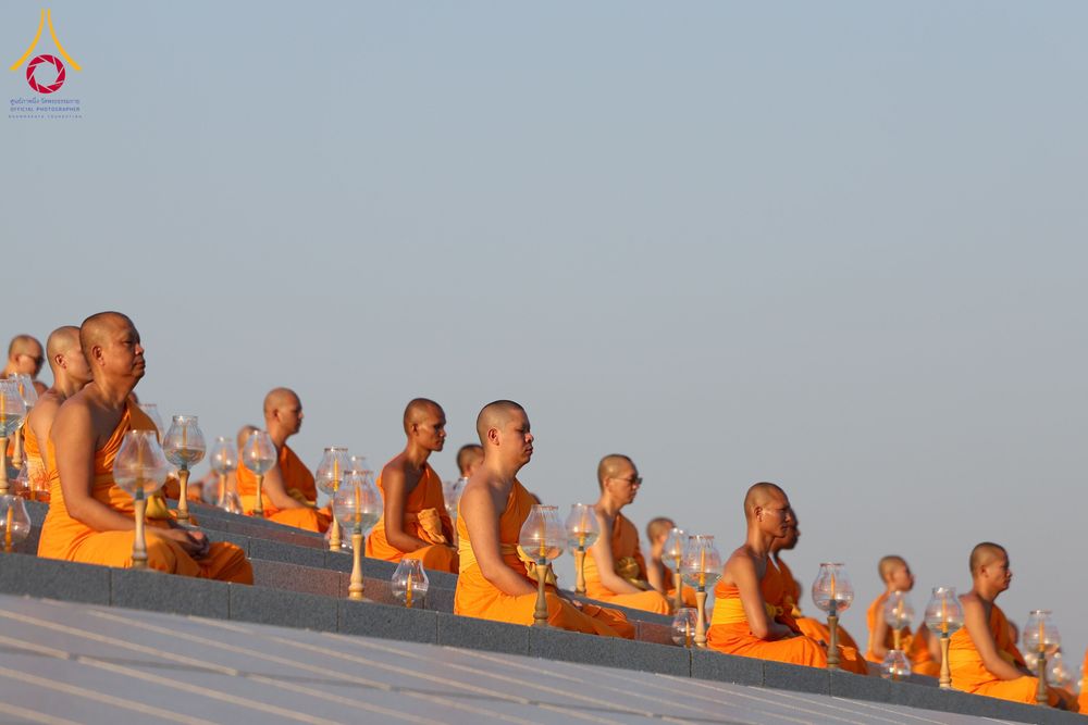 ภาพ No.312048:วันอังคารที่ 3 มีนาคม พ.ศ.2569 พิธีเวียนประทักษิณและจุดมาฆประทีป ณ ลานธรรมพระมหาธรรมกายเจดีย์ วัดพระธรรมกาย