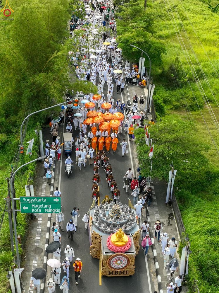 ภาพ No.331757:วันอาทิตย์ที่ 31 พฤษภาคม พ.ศ. 2569 การเดินขบวนพาเหรดงานเฉลิมฉลอง เทศกาลวิสาขบูชานานาชาติ ประเทศอินโดนีเซีย