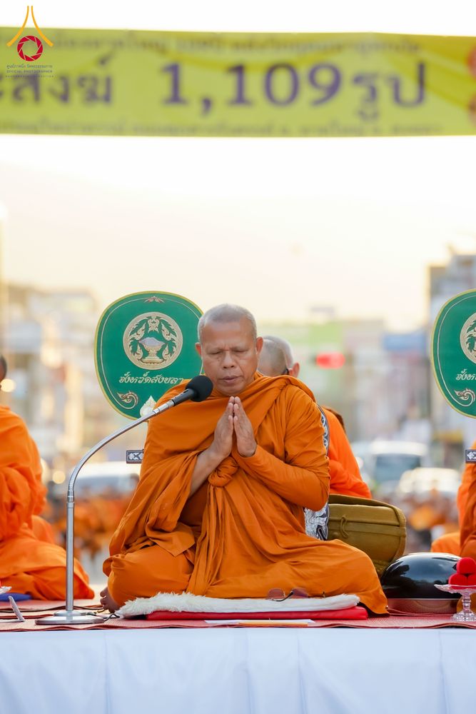 ภาพ No.313853:วันอาทิตย์ที่ 14 มีนาคม พ.ศ. 2569 ทำบุญเมืองหาดใหญ่ตักบาตรพระ 1,109 รูป เติมบุญใหญ่ หลังวิกฤตมหาอุทกภัย ณ ซุ้มประตูไชน่าทาวน์ ถนนศุภสารรังสรรค์ อ.หาดใหญ่ จ.สงขลา