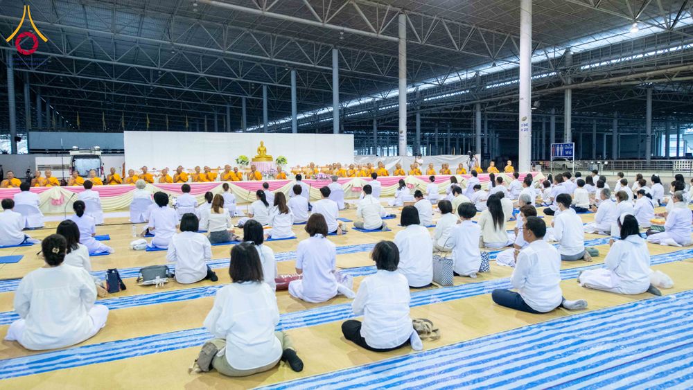 ภาพ No.303123:วันที่ 26 มกราคม พ.ศ. 2569 พิธีถวายภัตตาหารเป็นสังฆทาน แด่พระธรรมยาตรา ณ วัดพระธรรมกาย  จังหวัดปทุมธานี ในโครงการธรรมยาตรา กตัญญูบูชา มหาปูชนียาจารย์ พระมงคลเทพมุนี(สด จนฺทสโร) พระผู้ปราบมาร อนุสรณ์สถาน 7 แห่ง ปีที่ 14