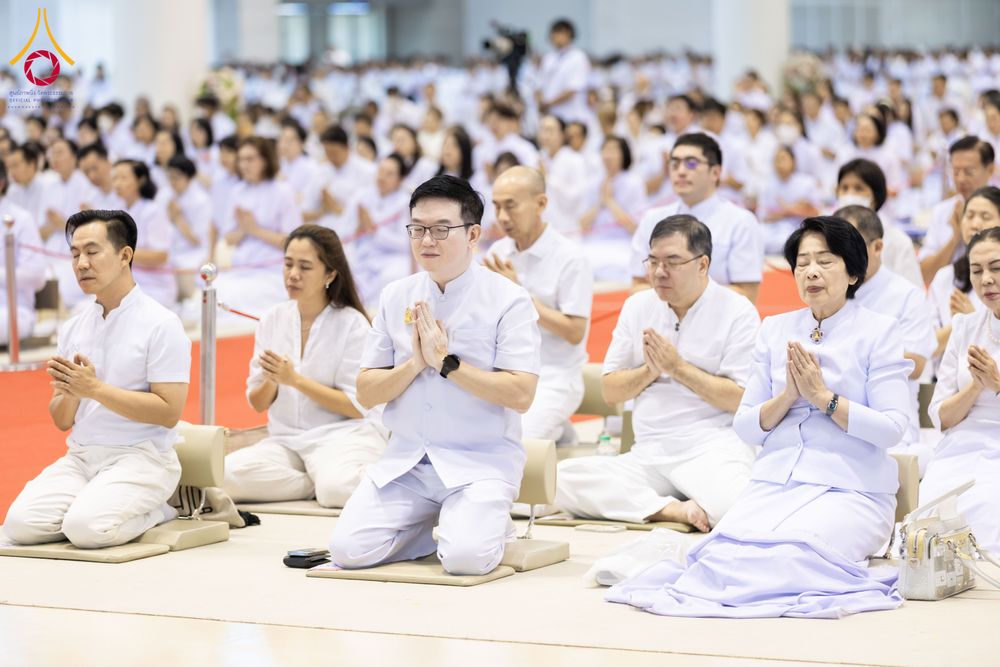 ภาพ No.287571:วันที่ 1 มกราคม พ.ศ. 2569 พิธีบูชาข้าวพระ ณ สภาธรรมกายสากล วัดพระธรรมกาย