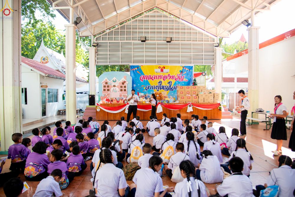 ภาพ No.288940:วันพุธที่ 17 ธันวาคม พ.ศ.2568 กิจกรรมเยาวชนไทยรวมใจทำความดี "เด็กดีมหานคร ต้นแบบด้านศีลธรรม" แข่งขันสอบตอบปัญหาศีลธรรมในพระพุทธศาสนา ครั้งที่ 7 และวันรวมพลังเด็กดี V-Star ประจำปี 2568 ณ วัดมหาธาตุยุวราชรังสฤษฎิ์ราชวรมหาวิหาร กรุงเทพมหานคร