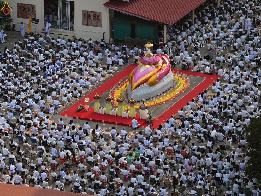 ภาพ No.296962:วันที่ 17 มกราคม พ.ศ. 2569 พิธีจุดประทีปถวายเป็นพุทธบูชา และบูชาธรรมมหาปูชนียาจารย์  ณ วัดโบสถ์บน ต.บางคูเวียง จ.นนทบุรี อนุสรณ์สถานลำดับที่ 4 สถานที่เกิดด้วยกายธรรม ในโครงการธรรมยาตรา กตัญญูบูชา มหาปูชนียาจารย์ พระมงคลเทพมุนี(สด จนฺทสโร) พระผู้ปราบมาร อ