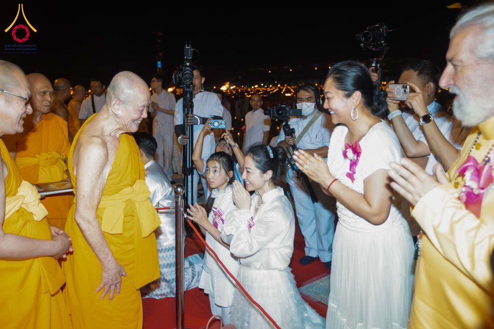 ภาพ No.312466:วันอังคารที่ 3 มีนาคม พ.ศ.2569 พิธีเวียนประทักษิณและจุดมาฆประทีป (ภาพชุดที่ 2) ณ ลานธรรมพระมหาธรรมกายเจดีย์ วัดพระธรรมกาย