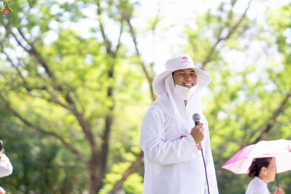 ภาพ No.296033:ภาพเบื้องหลังอาสาสมัครรวมใจ ชุดที่ 1 ในโครงการธรรมยาตรา กตัญญูบูชา มหาปูชนียาจารย์ พระมงคลเทพมุนี(สด จนฺทสโร) พระผู้ปราบมาร อนุสรณ์สถาน 7 แห่ง ปีที่ 14