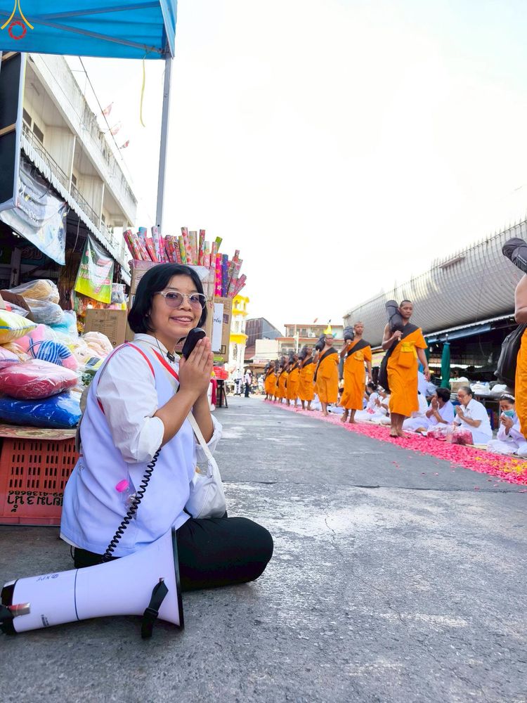 ภาพ No.296257:ภาพเบื้องหลังอาสาสมัครรวมใจ ชุดที่ 2 ในโครงการธรรมยาตรา กตัญญูบูชา มหาปูชนียาจารย์ พระมงคลเทพมุนี(สด จนฺทสโร) พระผู้ปราบมาร อนุสรณ์สถาน 7 แห่ง ปีที่ 14