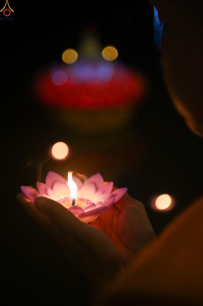 ภาพ No.301375:วันที่ 22 มกราคม พ.ศ. 2569 พิธีลอยประทีปธรรมถวายเป็นพุทธบูชา และบูชาธรรมมหาปูชนียาจารย์  ณ อนุสรณ์สถานลำดับที่ 5 สถานที่เผยแผ่วิชชาธรรมกายครั้งแรก อนุสรณ์สถานบางปลา วัดบางปลา อำเภอบางเลน จังหวัดนครปฐม ในโครงการธรรมยาตรา กตัญญูบูชา มหาปูชนียาจารย์ พระมงคล