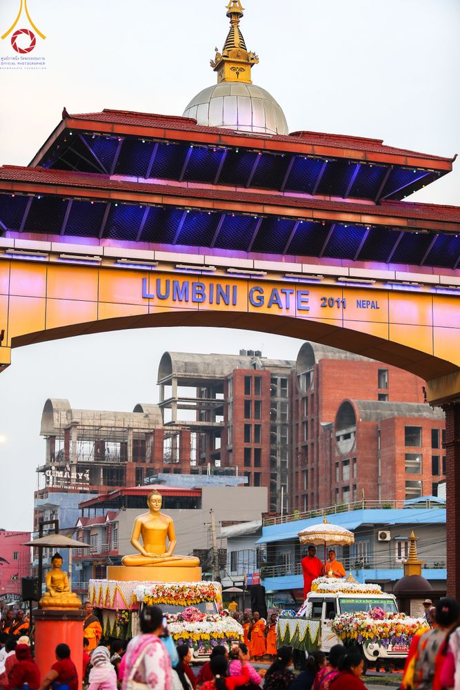 ภาพ No.317103:วันเสาร์ที่ 28 มีนาคม พ.ศ.2569 ธรรมยาตราจาริก ณ ซุ้มประตูลุมพินีเกต(Lumbini Gate) ประเทศเนปาล