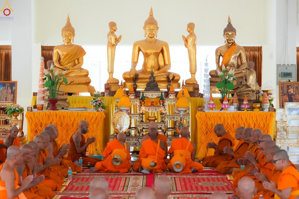 ภาพ No.280471:วันที่ 4 ธันวาคม พ.ศ. 2568 พิธีอุปสมบทหมู่ ในโครงการบวชบูชาธรรมมหาปูชนียาจารย์ 4 วัด ในจังหวัดบุรีรัมย์