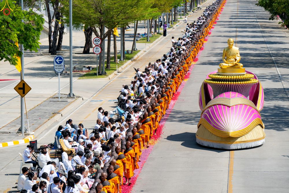 ภาพ No.304813:วันที่ 25 มกราคม พ.ศ. 2569 พิธีต้อนรับพระธรรมยาตรา (ภาพชุดที่ 2) รร.สามัคคีราษฏร์บำรุง-วัดพระธรรมกาย ในโครงการธรรมยาตรา กตัญญูบูชา มหาปูชนียาจารย์ พระมงคลเทพมุนี(สด จนฺทสโร) พระผู้ปราบมาร อนุสรณ์สถาน 7 แห่ง ปีที่ 14