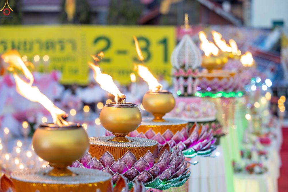 ภาพ No.297136:วันที่ 17 มกราคม พ.ศ. 2569 พิธีจุดประทีปถวายเป็นพุทธบูชา และบูชาธรรมมหาปูชนียาจารย์ (ภาพชุดที่ 2) ณ วัดโบสถ์บน ต.บางคูเวียง จ.นนทบุรี อนุสรณ์สถานลำดับที่ 4 สถานที่เกิดด้วยกายธรรม ในโครงการธรรมยาตรา กตัญญูบูชา มหาปูชนียาจารย์ พระมงคลเทพมุนี(สด จนฺทสโร) พร