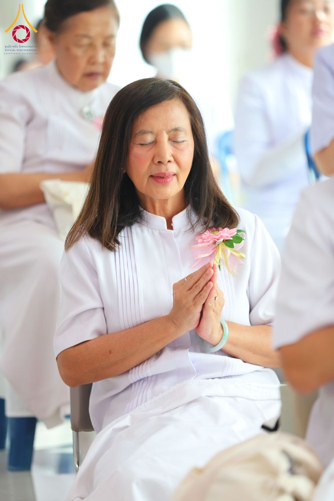 ภาพ No.291155:วันพุธที่ 7 มกราคม พ.ศ. 2569  พิธีบรรจุพระบรมสารีริกธาตุภายในพระเกตุองค์พระประธาน สมโภชพระประธาน พระธรรมกาย พิธีทอดผ้าป่า บุญแสงสว่าง ติดตั้งโซล่าเซล ณ ศูนย์ปฏิบัติธรรมพระมงคลเทพมุนี อ.สองพี่น้อง จ.สุพรรณบุรี