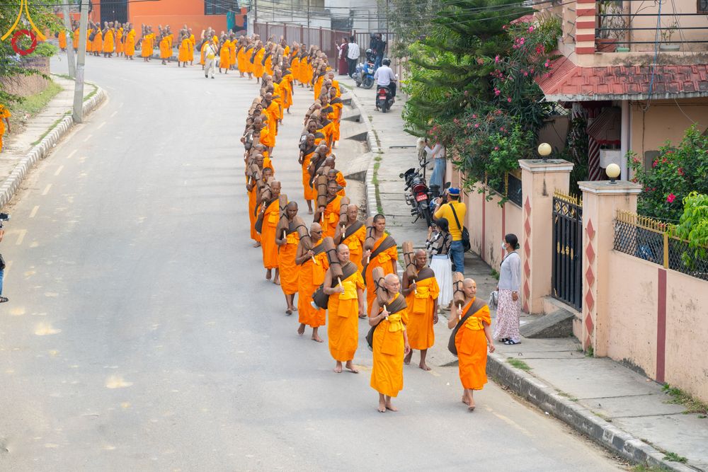 ภาพ No.317020:วันเสาร์ที่ 28 มีนาคม พ.ศ.2569 ธรรมยาตราจาริก ณ ซุ้มประตูลุมพินีเกต(Lumbini Gate) ประเทศเนปาล