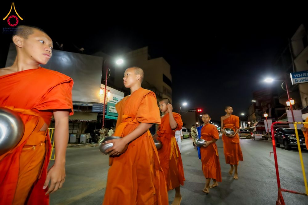 ภาพ No.313818:วันอาทิตย์ที่ 14 มีนาคม พ.ศ. 2569 ทำบุญเมืองหาดใหญ่ตักบาตรพระ 1,109 รูป เติมบุญใหญ่ หลังวิกฤตมหาอุทกภัย ณ ซุ้มประตูไชน่าทาวน์ ถนนศุภสารรังสรรค์ อ.หาดใหญ่ จ.สงขลา