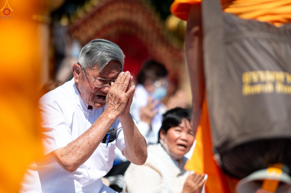 ภาพ No.304208:วันที่ 25 มกราคม พ.ศ. 2569 พิธีต้อนรับพระธรรมยาตรา  รร.สามัคคีราษฏร์บำรุง-วัดพระธรรมกาย ในโครงการธรรมยาตรา กตัญญูบูชา มหาปูชนียาจารย์ พระมงคลเทพมุนี(สด จนฺทสโร) พระผู้ปราบมาร อนุสรณ์สถาน 7 แห่ง ปีที่ 14